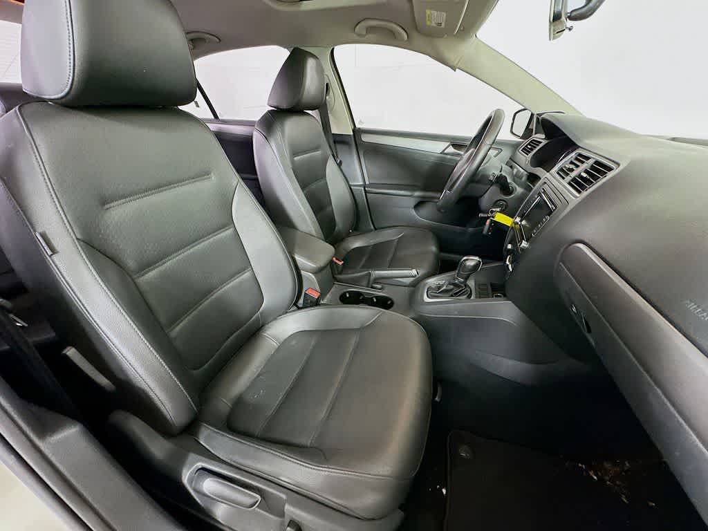Thumbnail: 2013 Volkswagen Jetta - 14
