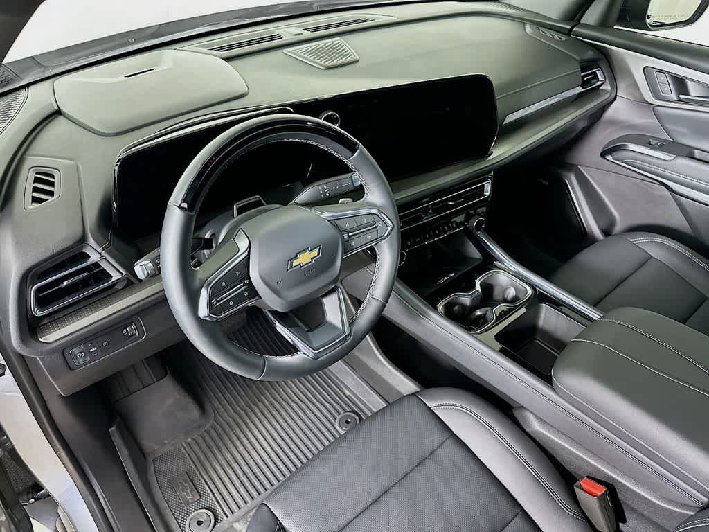 Thumbnail: 2025 Chevrolet Traverse - 2