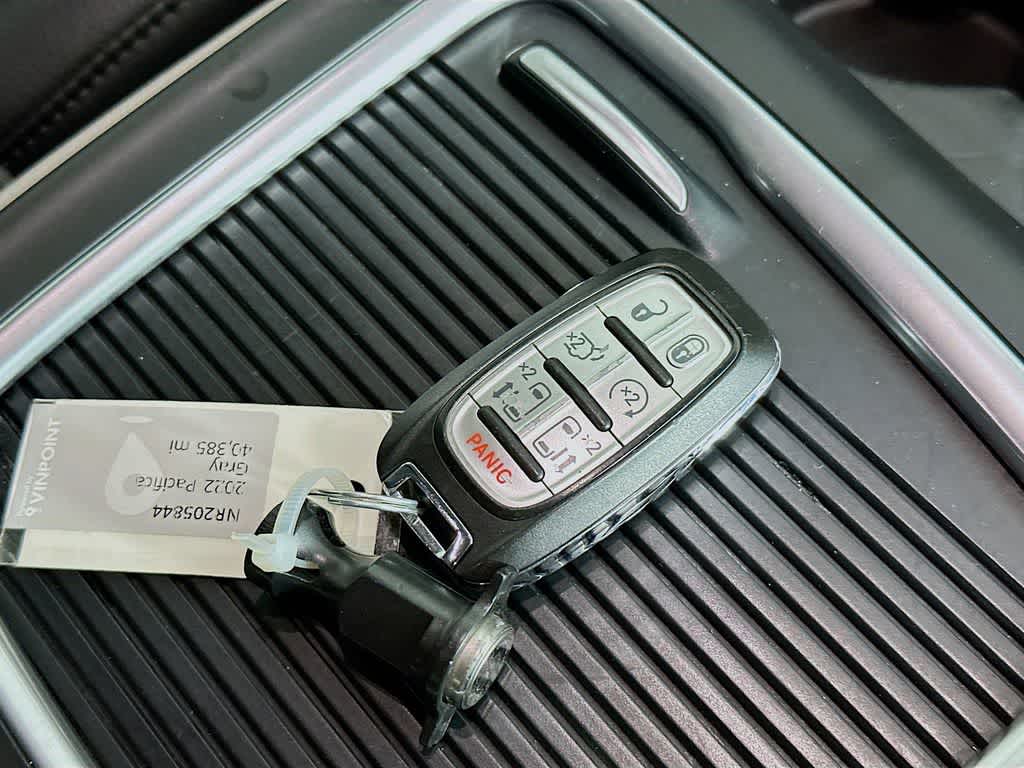 Thumbnail: 2022 Chrysler Pacifica - 20