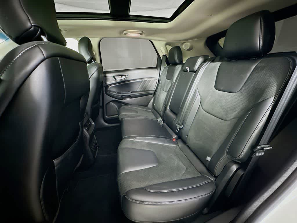 Thumbnail: 2016 Ford Edge - 14