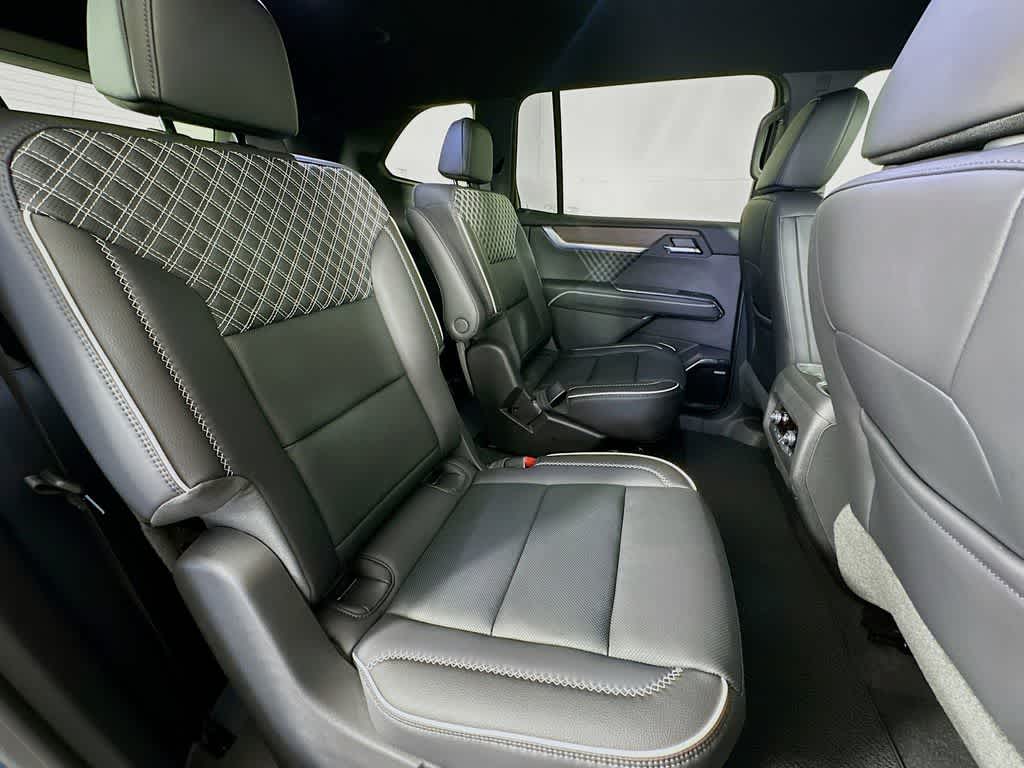 2025 GMC Acadia Denali 33