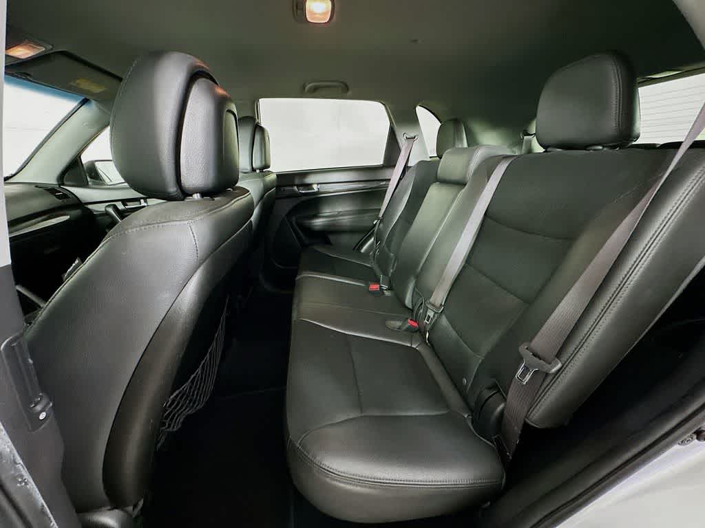 Thumbnail: 2012 Kia Sorento - 13