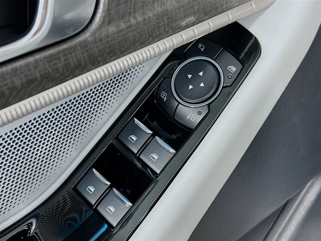 Thumbnail: 2025 Ford Explorer - 29