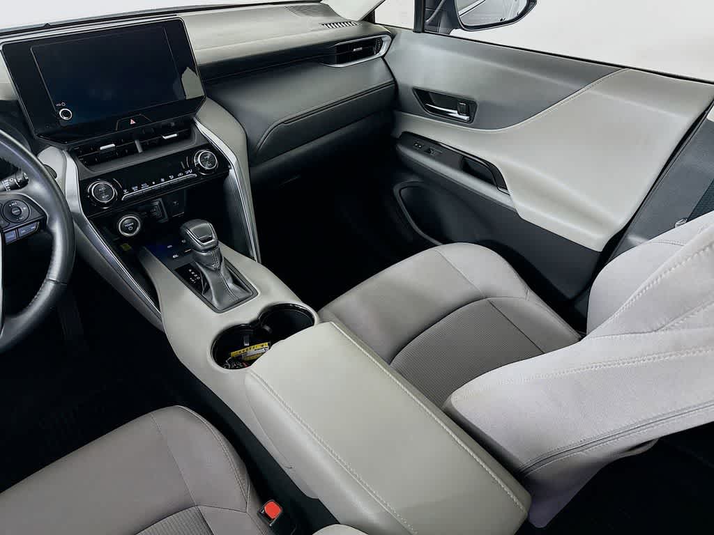 Thumbnail: 2023 Toyota Venza - 11