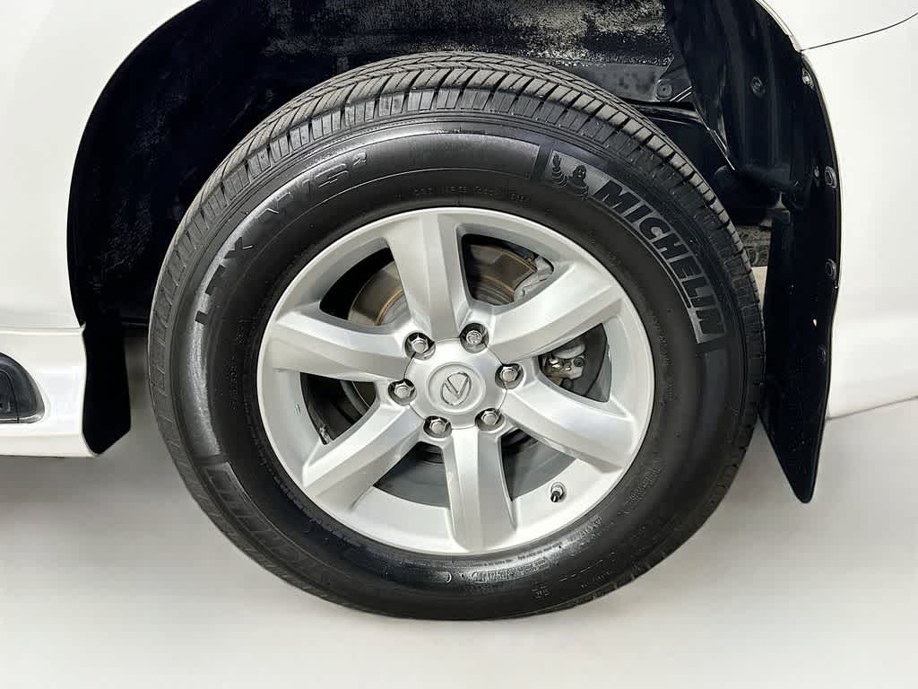 Thumbnail: 2016 Lexus GX - 8