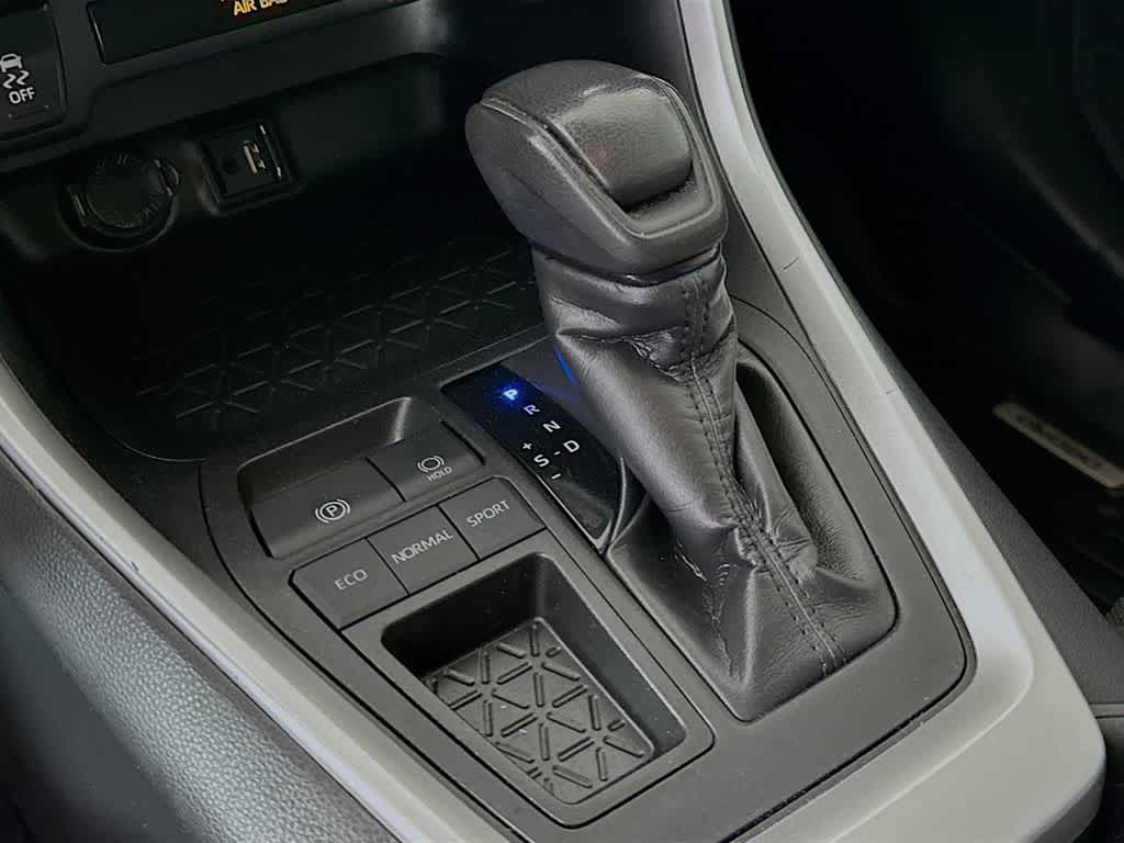 Thumbnail: 2019 Toyota RAV4 - 18