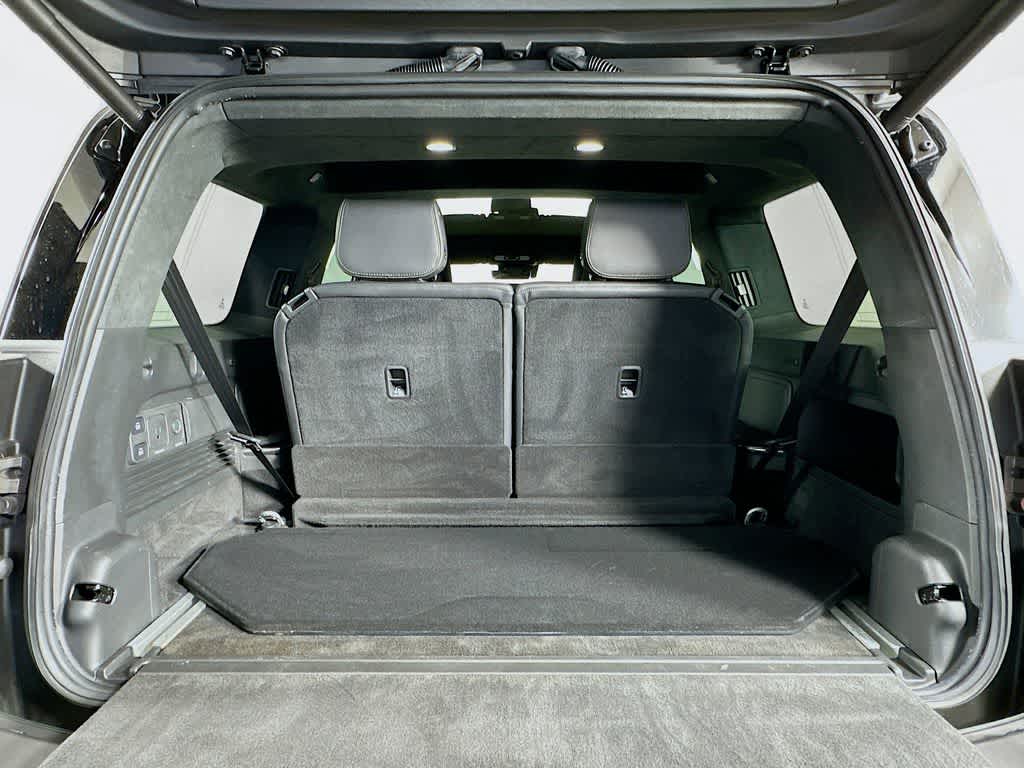 Thumbnail: 2025 Rivian R1S - 19