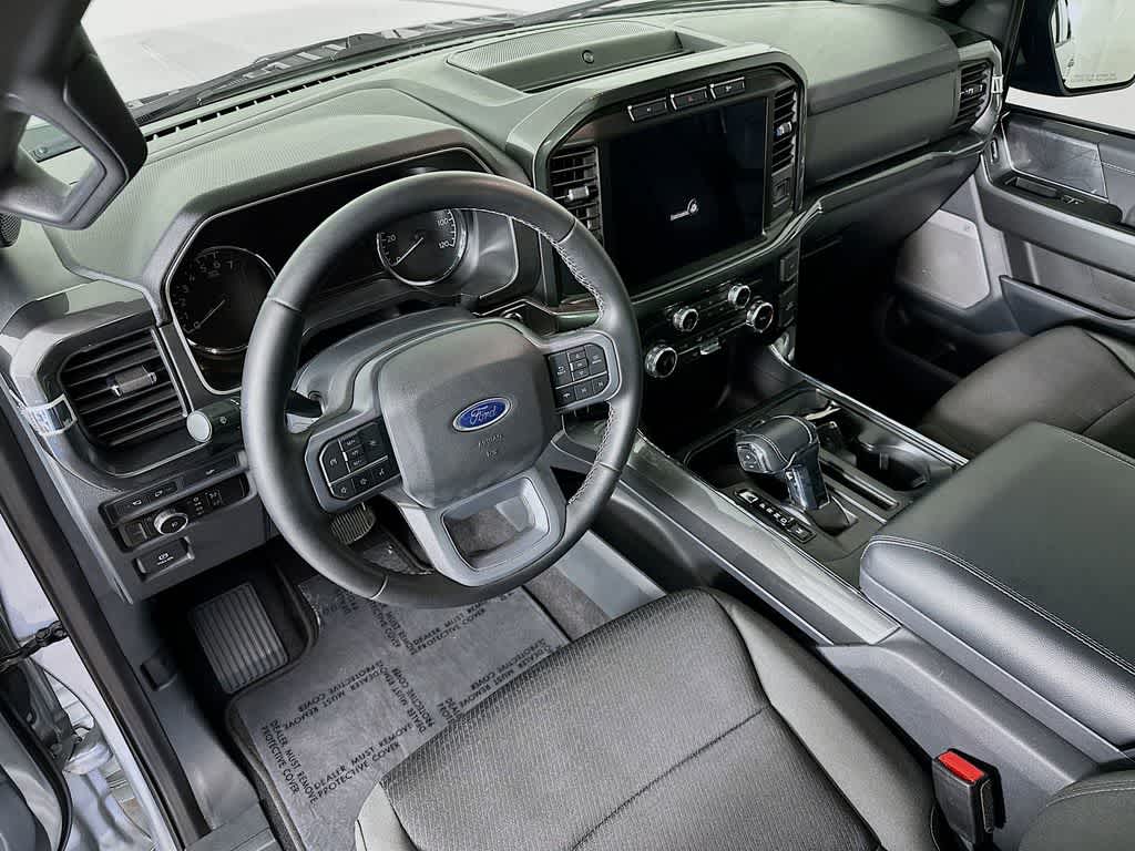 2023 Ford F-150 XLT 2