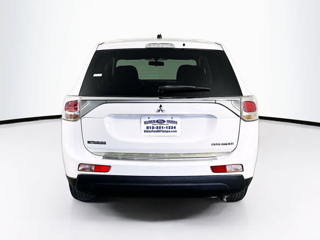 Thumbnail: 2014 Mitsubishi Outlander - 5