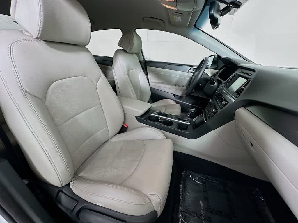 Thumbnail: 2016 Hyundai Sonata - 15
