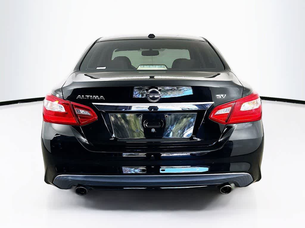 Thumbnail: 2017 Nissan Altima - 5