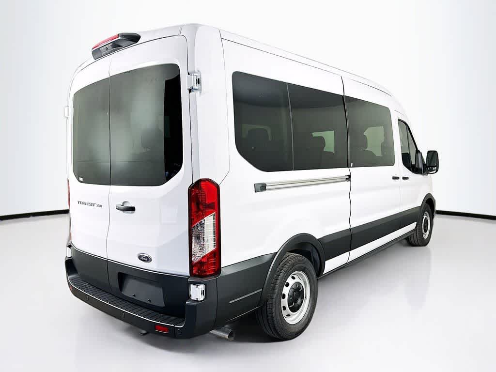 Thumbnail: 2025 Ford Econoline - 22