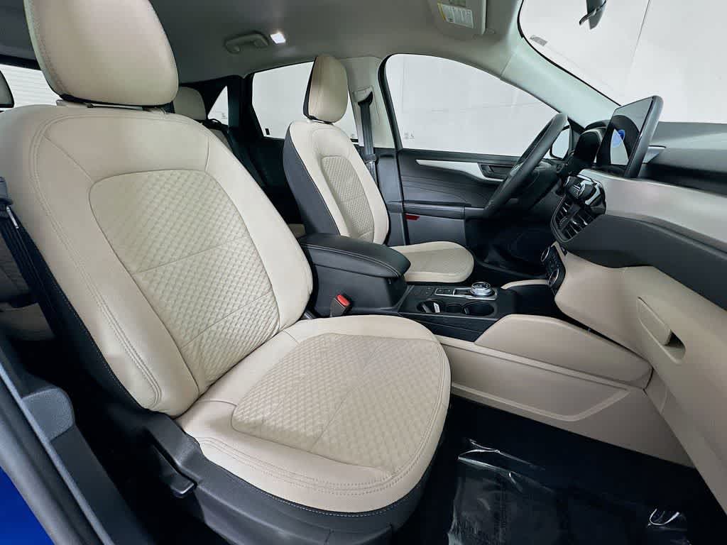 Thumbnail: 2022 Ford Escape - 15