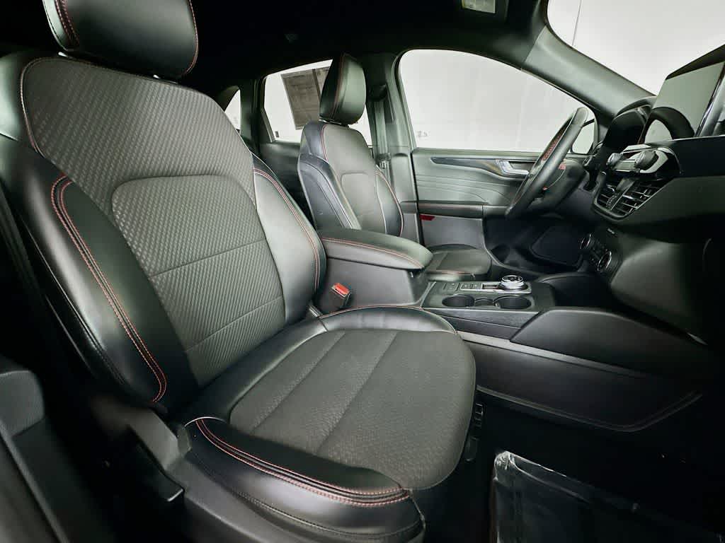 Thumbnail: 2023 Ford Escape - 15