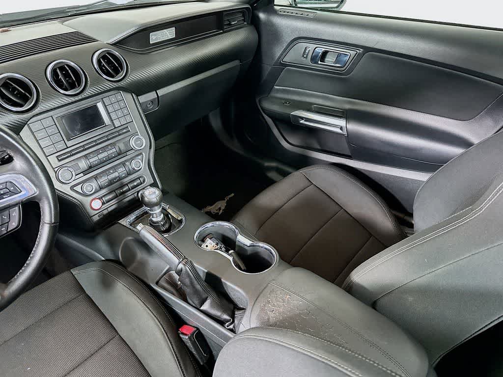 2016 Ford Mustang V6 11
