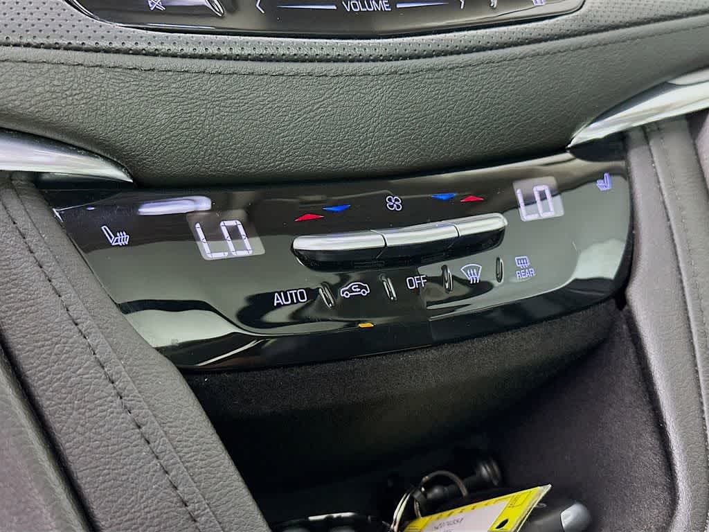 Thumbnail: 2017 Cadillac XT5 - 18