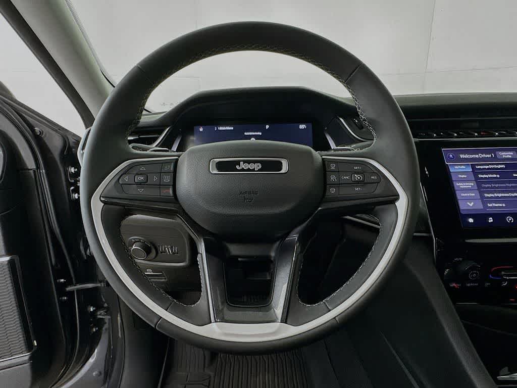 Thumbnail: 2022 Jeep Grand Cherokee L - 16