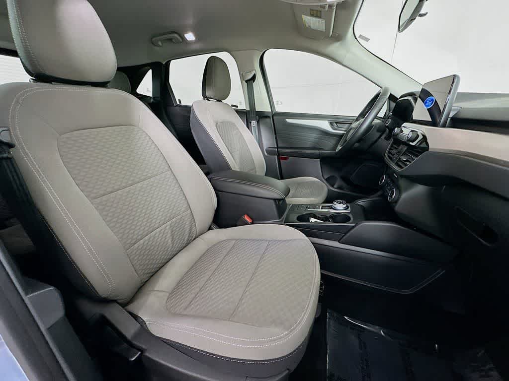 Thumbnail: 2022 Ford Escape - 15