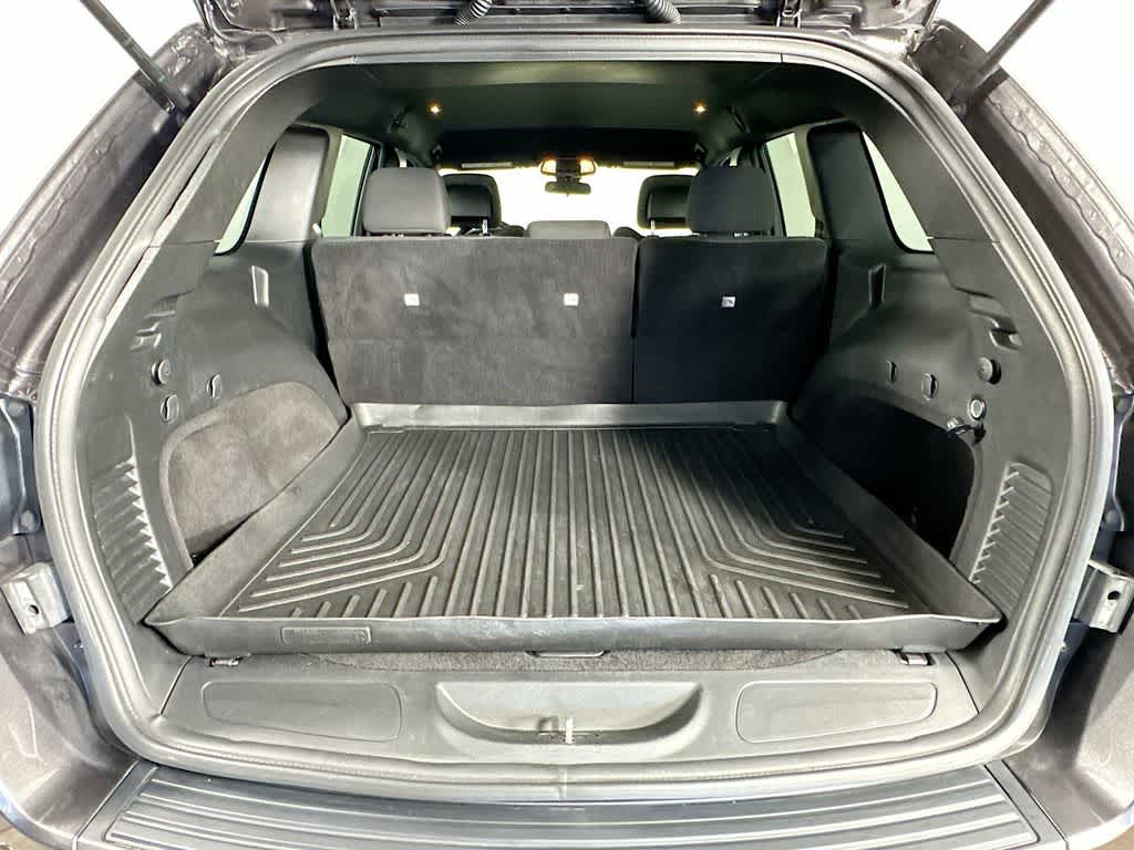 Thumbnail: 2021 Jeep Grand Cherokee - 21