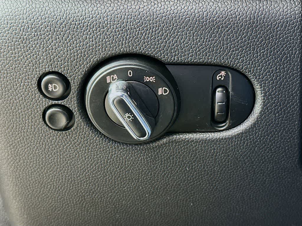 Thumbnail: 2016 MINI Cooper Hardtop - 26