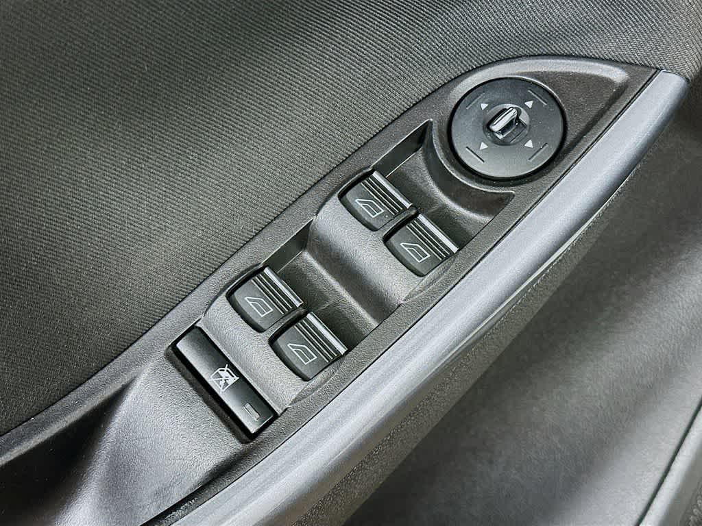 Thumbnail: 2013 Ford Focus - 26