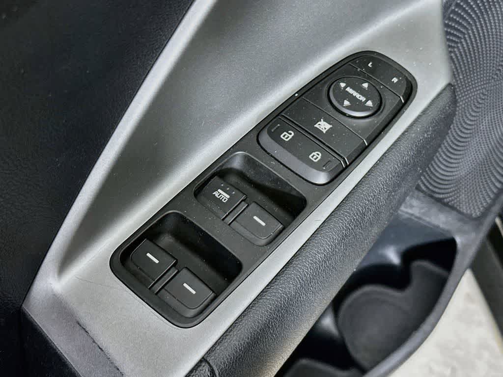 Thumbnail: 2020 Kia Niro - 27