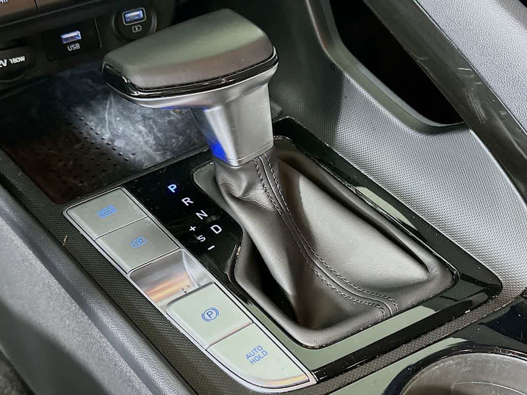 Thumbnail: 2022 Hyundai Elantra - 17