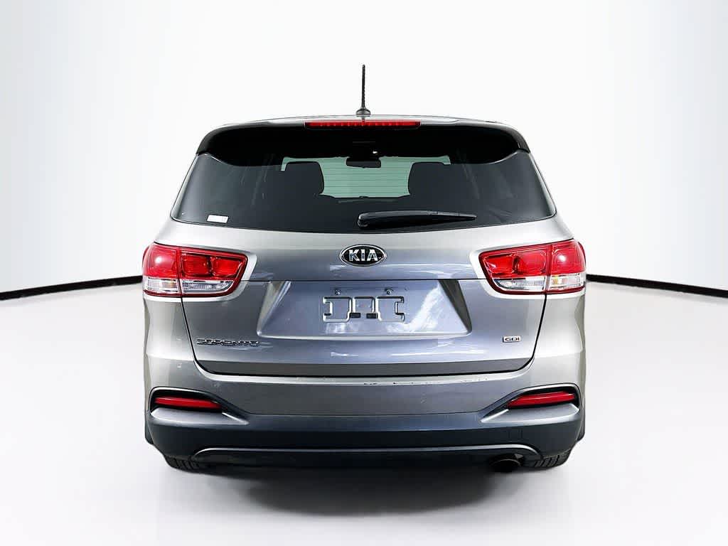 Thumbnail: 2016 Kia Sorento - 5