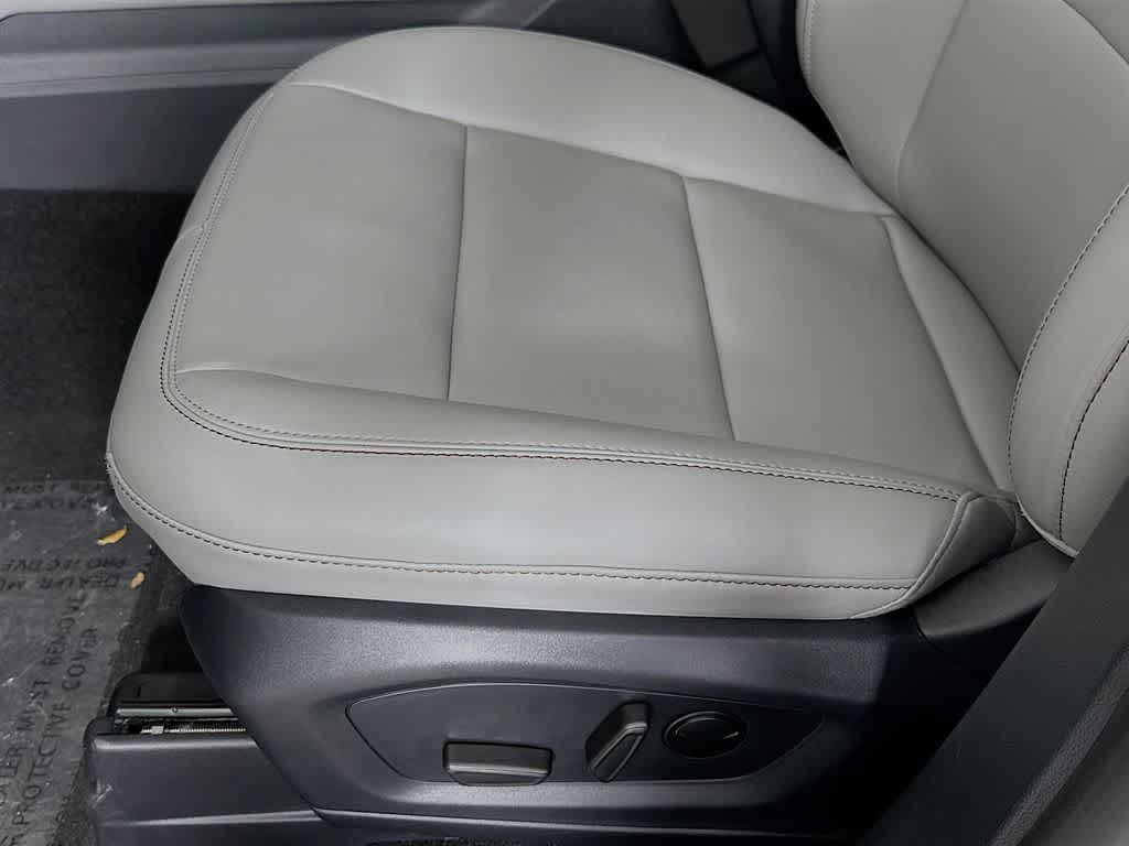 Thumbnail: 2025 Ford Explorer - 30