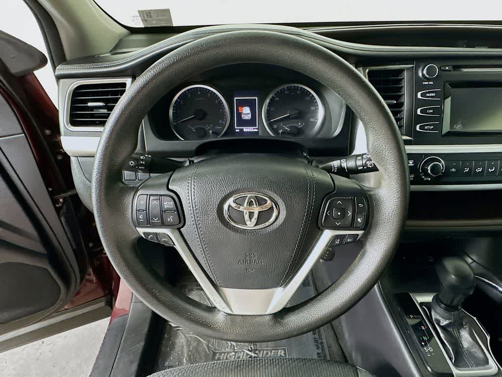 Thumbnail: 2018 Toyota Highlander - 16