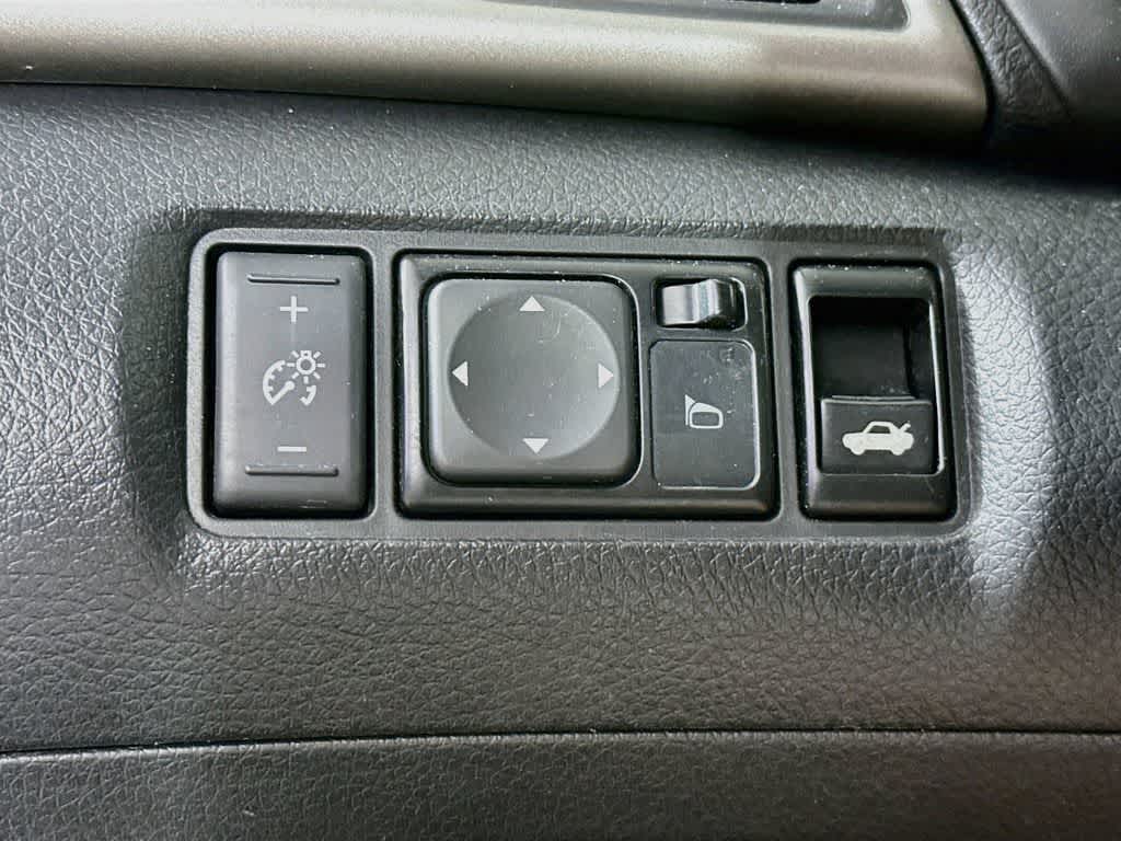 Thumbnail: 2014 Nissan Sentra - 25