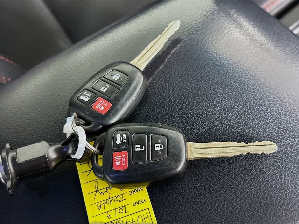 Thumbnail: 2017 Toyota Camry - 21