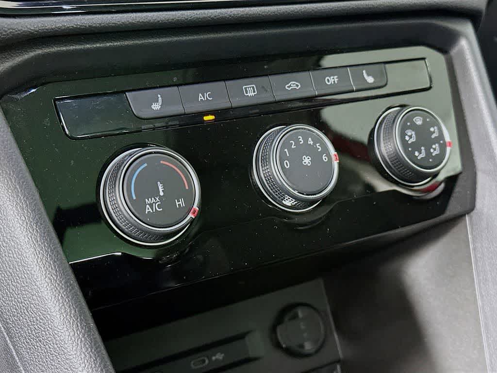 Thumbnail: 2023 Volkswagen Taos - 18