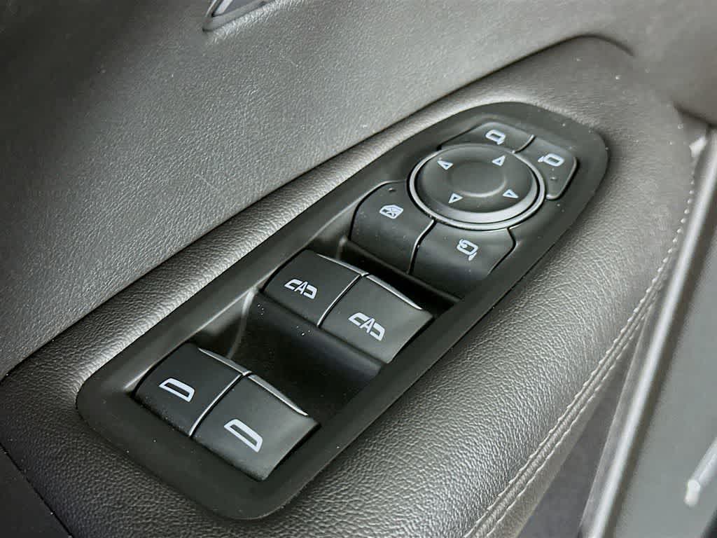 Thumbnail: 2023 Cadillac XT5 - 28