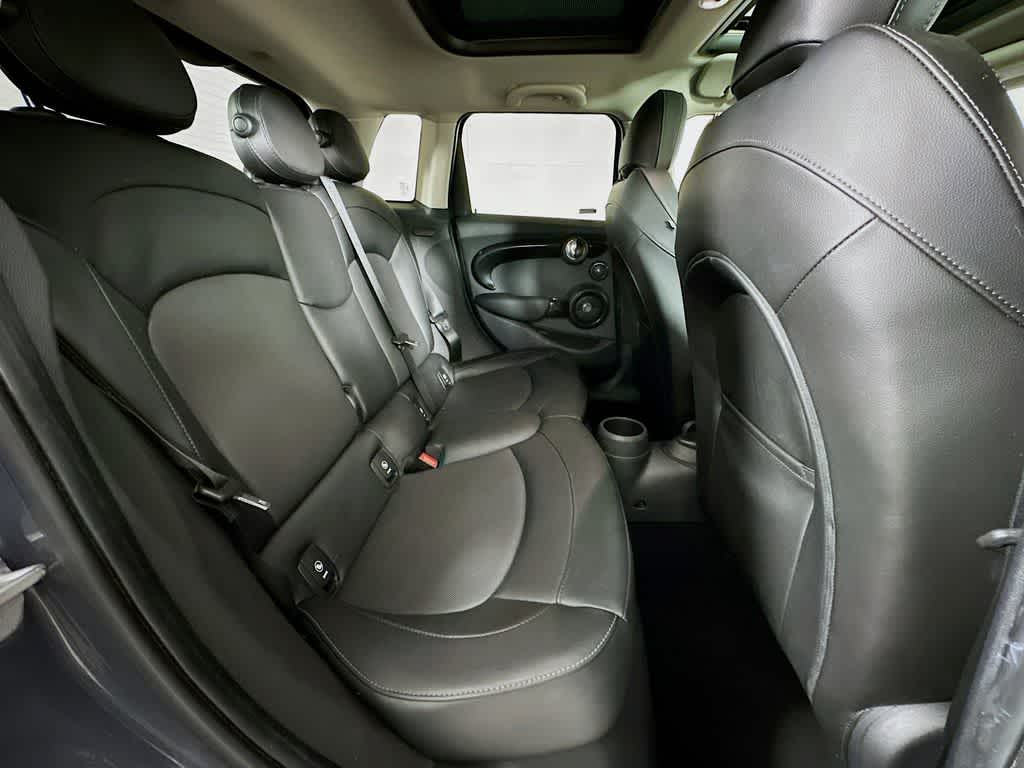 Thumbnail: 2016 MINI Cooper Hardtop - 30