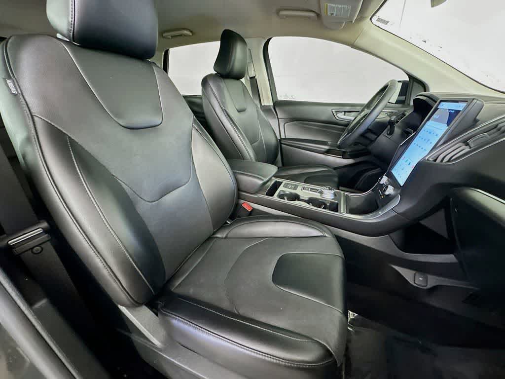 Thumbnail: 2022 Ford Edge - 15