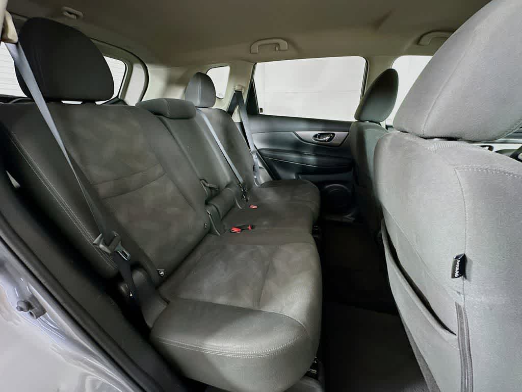 Thumbnail: 2016 Nissan Rogue - 31