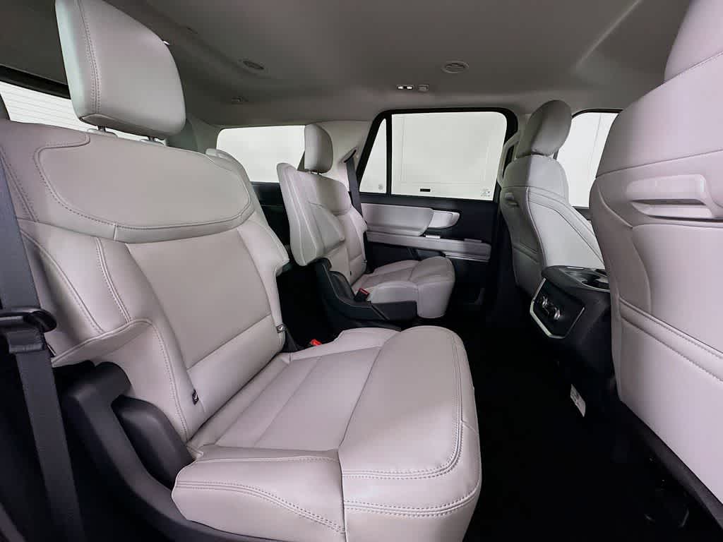 Thumbnail: 2026 Ford Expedition - 31