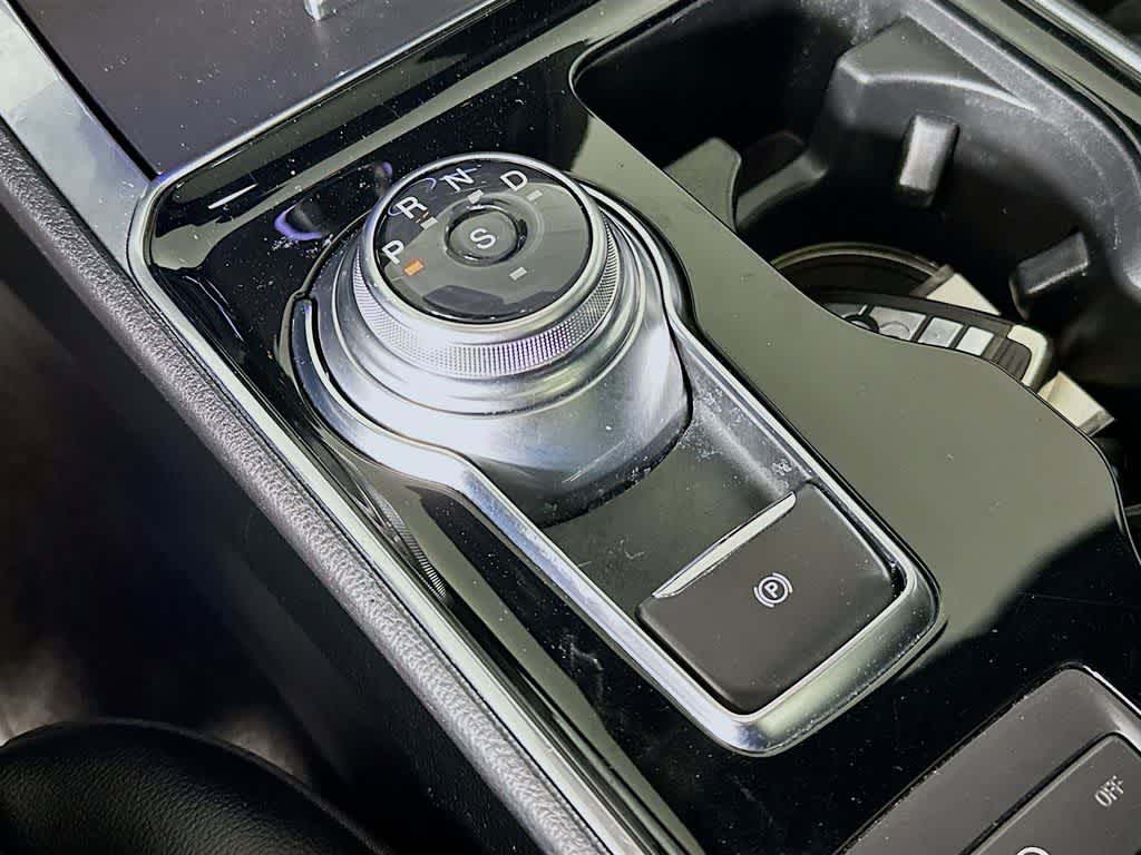 Thumbnail: 2020 Ford Edge - 18