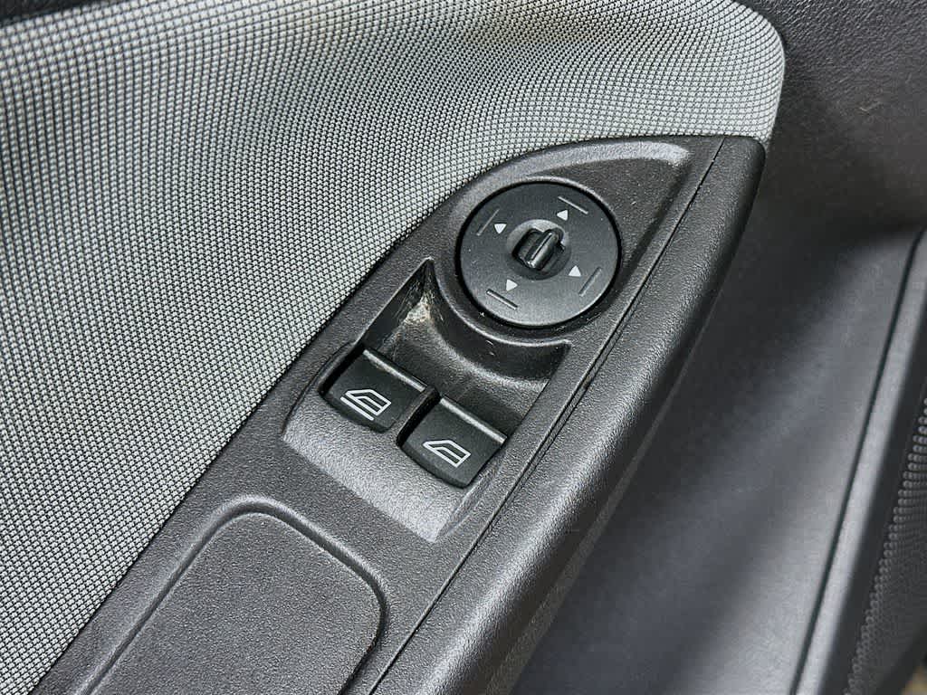 Thumbnail: 2013 Ford Focus - 25