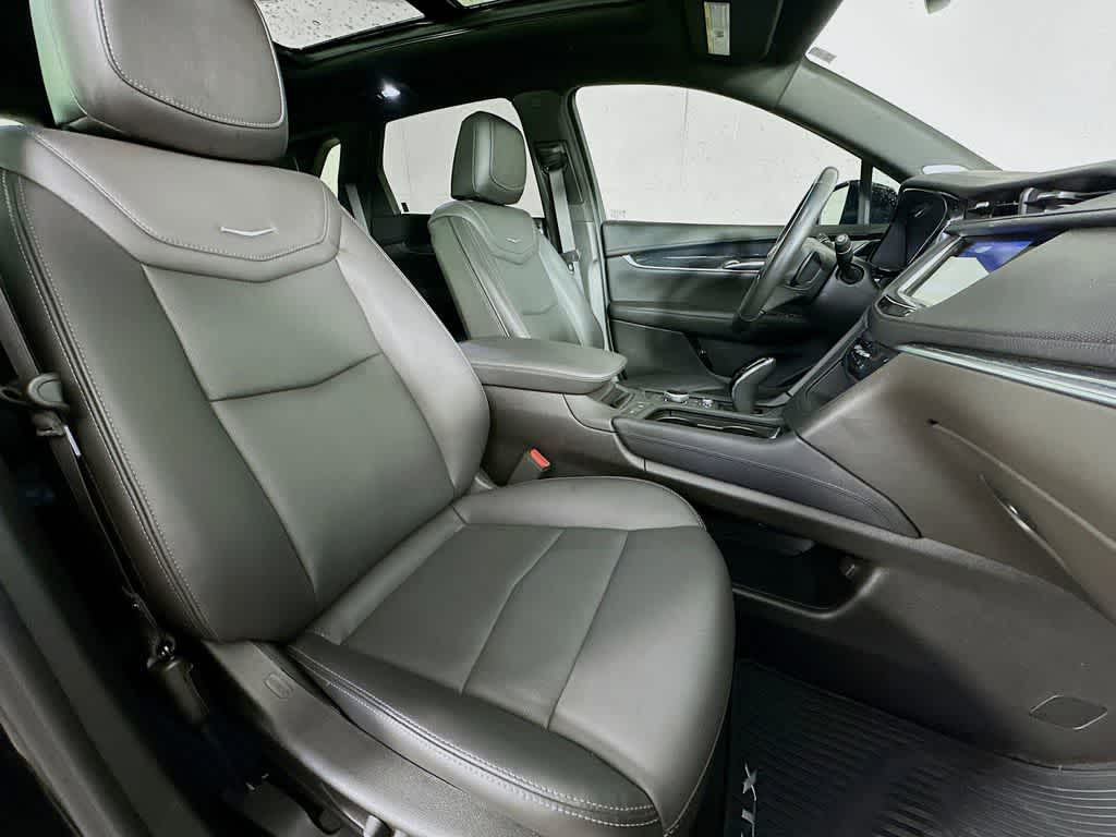 Thumbnail: 2023 Cadillac XT5 - 15