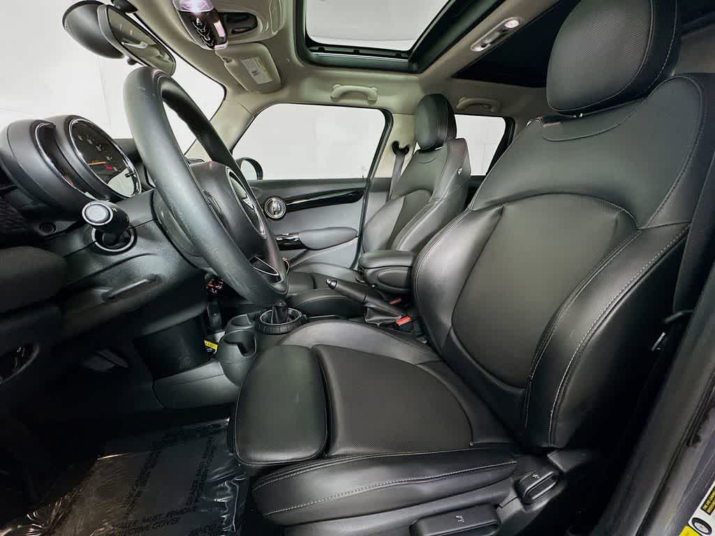 Thumbnail: 2016 MINI Cooper Hardtop - 12