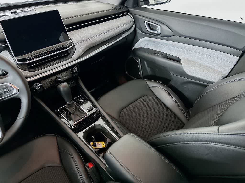 Thumbnail: 2024 Jeep Compass - 11