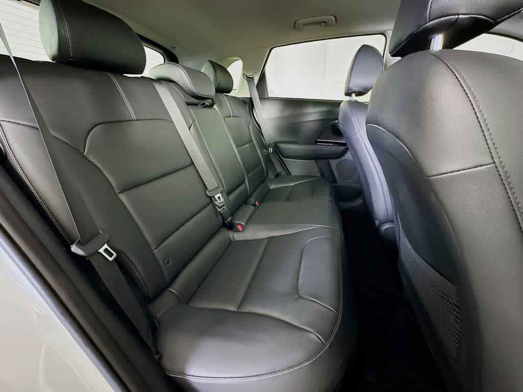 Thumbnail: 2022 Kia Niro - 33