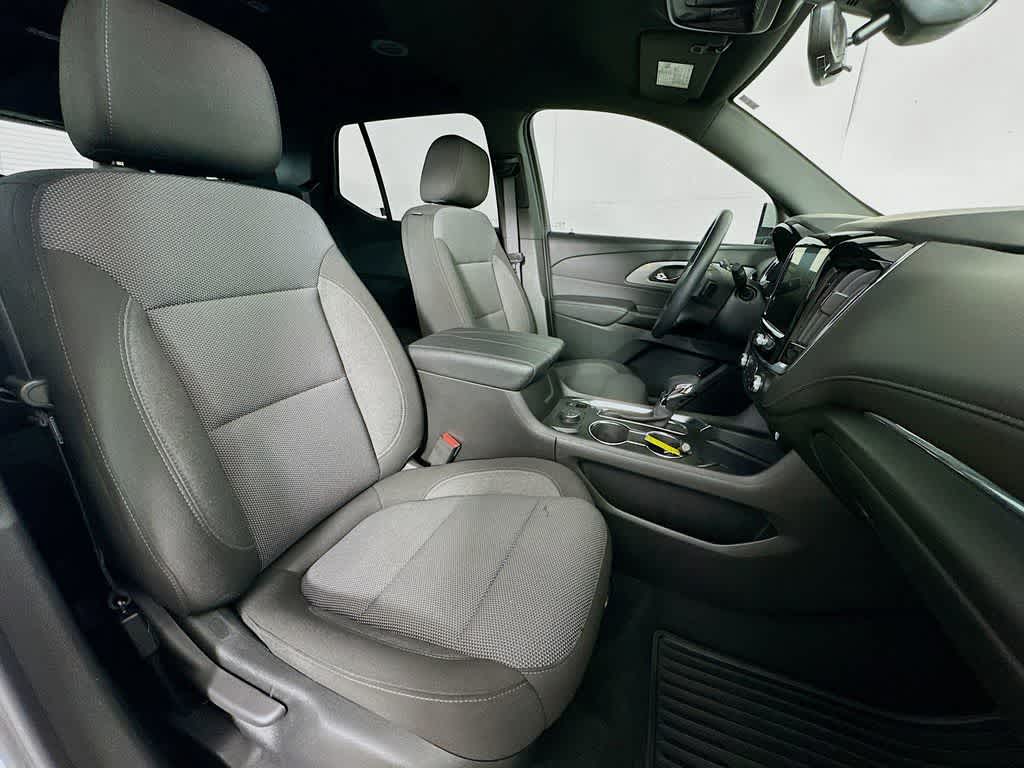 Thumbnail: 2023 Chevrolet Traverse - 15