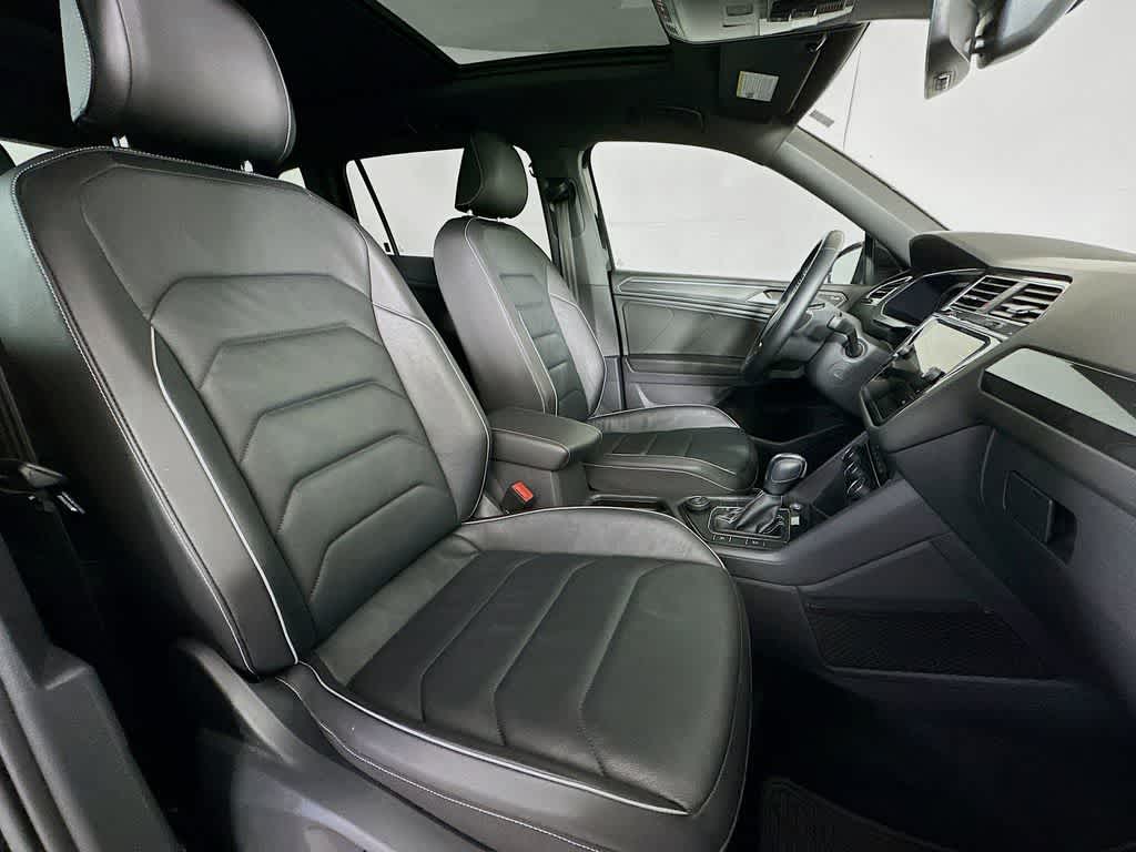 Thumbnail: 2021 Volkswagen Tiguan - 15