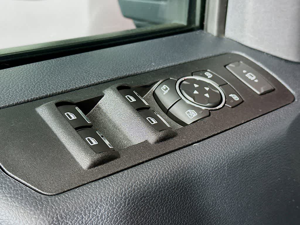 Thumbnail: 2022 Ford Econoline - 30