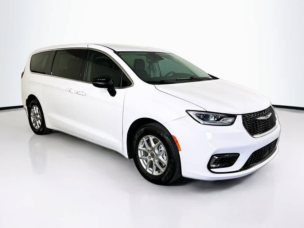 Thumbnail: 2024 Chrysler Pacifica - 24