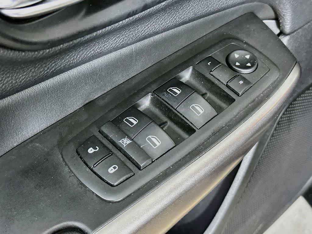 Thumbnail: 2019 Jeep Cherokee - 27