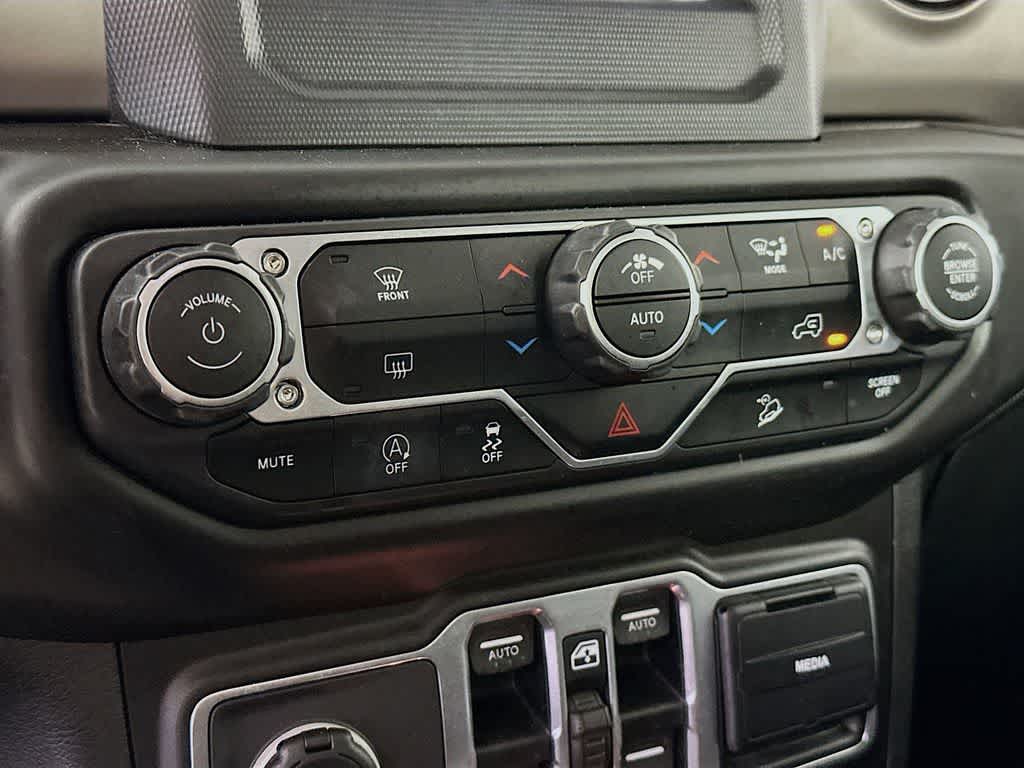 Thumbnail: 2018 Jeep Wrangler - 18